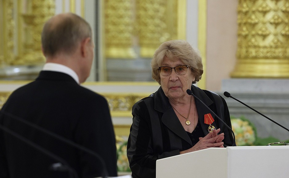 Ceremony to mark the 100th anniversary of the State Sanitary and Epidemiological Service. Nina Tikhonova, chief researcher at the Gabrichevsky Research Institute for Epidemiology and Microbiology, awarded the Order of Alexander Nevsky.