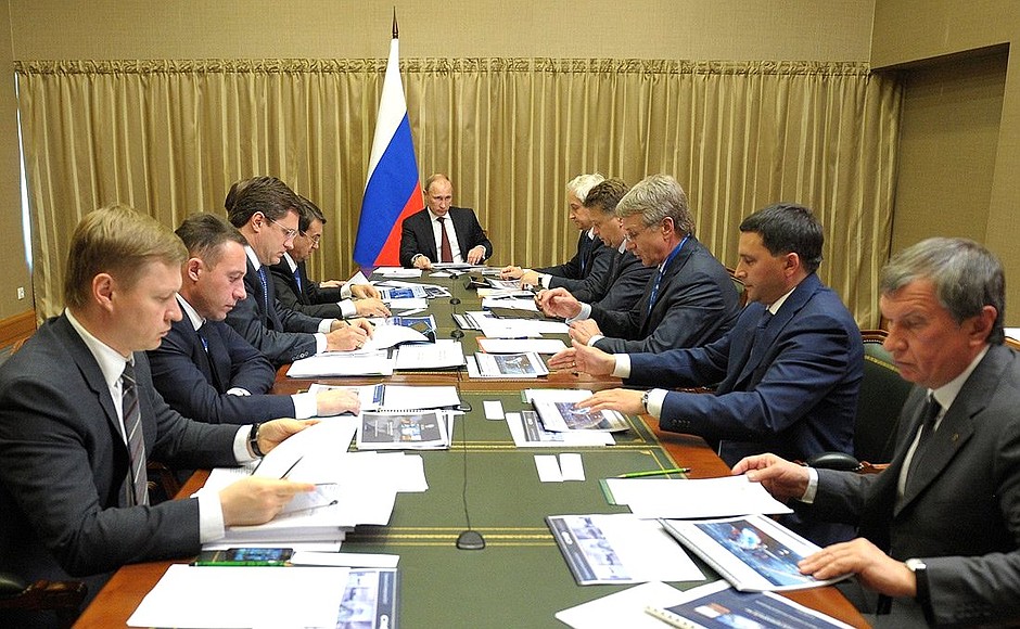 Meeting on the Yamal LNG project and Sabetta port construction.