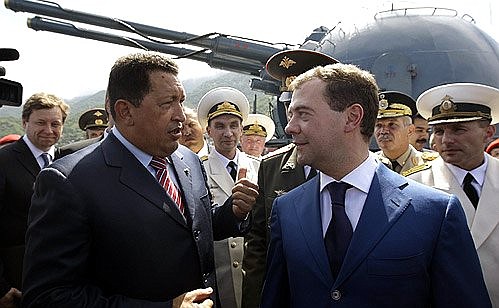 С Президентом Венесуэлы Уго Чавесом на борту российского большого противолодочного корабля «Адмирал Чабаненко».