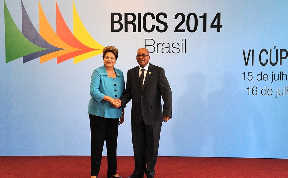 Перед началом саммита БРИКС. Президент Бразилии Дилма Роуссефф и Президент Южно-Африканской Республики Джейкоб Зума.
