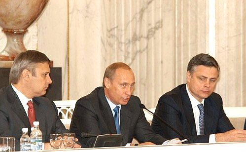 The State Council discussing the development of Russian culture. President Putin with Prime Minister Mikhail Kasyanov and Deputy Chief of Staff of the Presidential Executive Office, Secretary of the State Council Alexander Abramov (right).