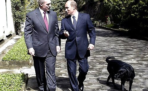 Перед началом переговоров с Президентом Белоруссии Александром Лукашенко.