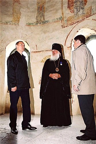 President Putin with Lev, the Archbishop of Novgorod and Staraya Russa, and Governor of the Novgorod Region Mikhail Prusak at St George\'s Monastery.