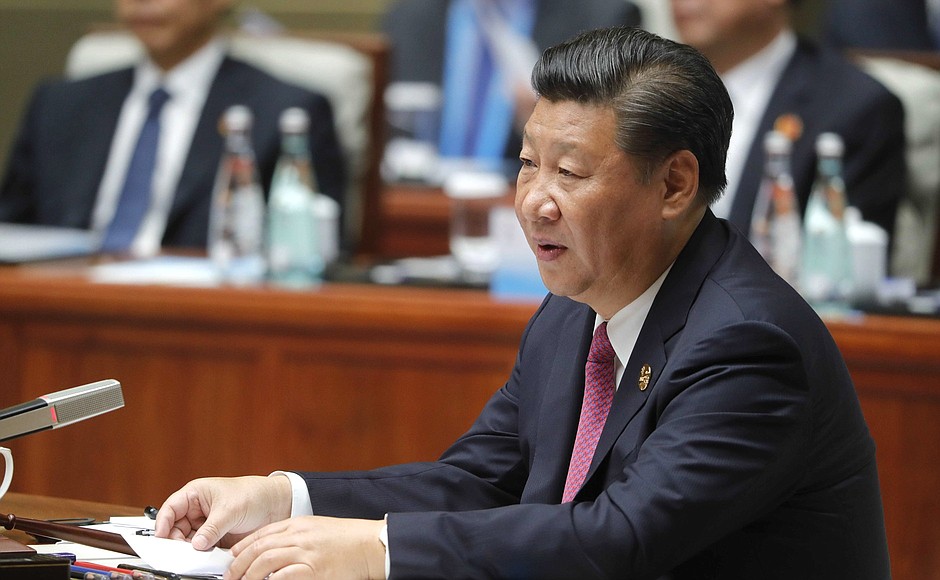 Председатель КНР Си Цзиньпин на встрече лидеров БРИКС в расширенном составе.