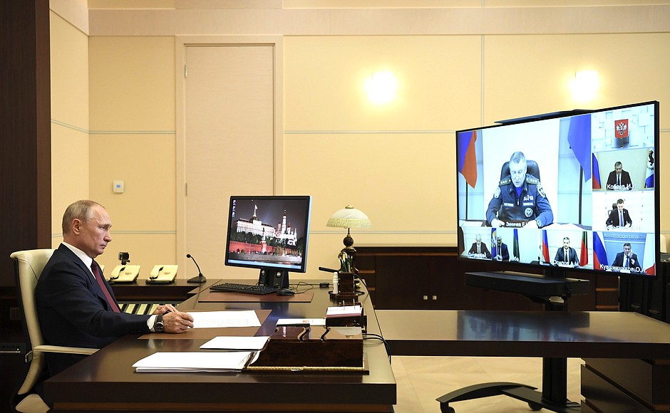 Meeting on floods and wildfires in Russian regions (via videoconference).
