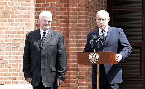 Speech at a holiday of the 750th Anniversary of Kaliningrad. Next to Mr Putin — Kaliningrad Governor Vladimir Yegorov.