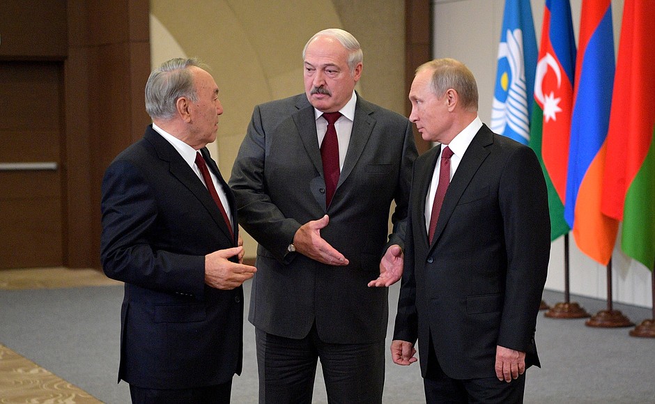 With President of Kazakhstan Nursultan Nazarbayev (left) and President of Belarus Alexander Lukashenko before the meeting of the Commonwealth of Independent States Council of Heads of State.