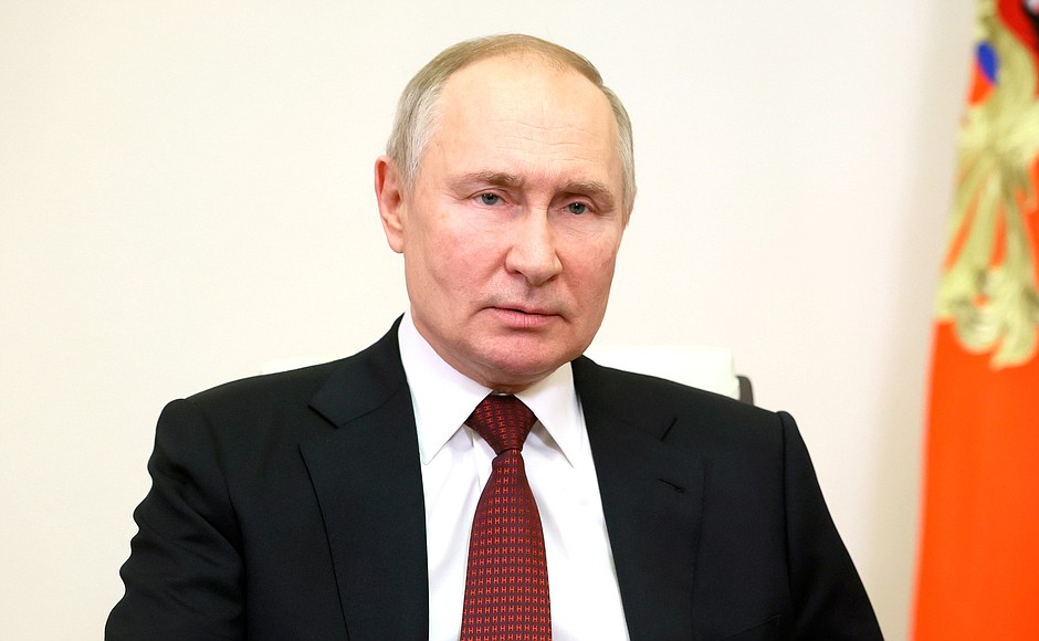 Владимир Путин обратился к участникам первого съезда Российского движения детей и молодёжи.