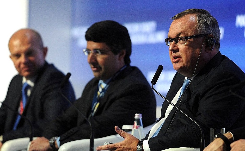 At the Russia Calling! Investment Forum. From left to right: VTB Bank First Deputy Chairman and CEO Yury Solovyov, BTG Pactual CEO André Esteves, and VTB Bank Chairman and CEO Andrei Kostin.