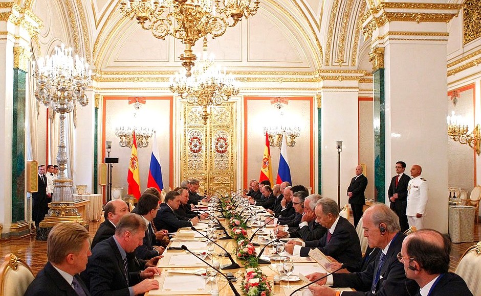 Встреча с представителями деловых кругов России и Испании.