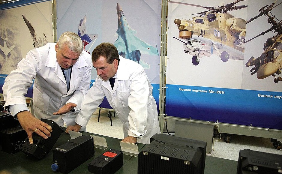 Visiting the Ramenskoye Instrument-Making Plant. With General Director Anatoly Chumakov.