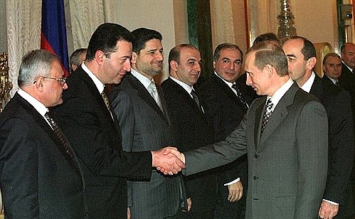 Церемония представления членов армянской делегации.