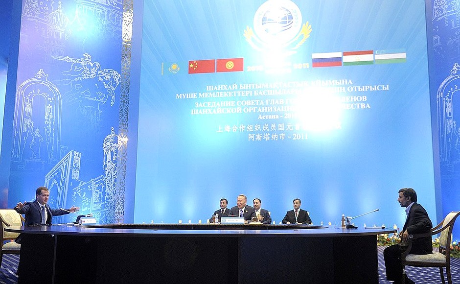 Трёхсторонняя встреча с Президентом Казахстана Нурсултаном Назарбаевым и Президентом Ирана Махмудом Ахмадинежадом.