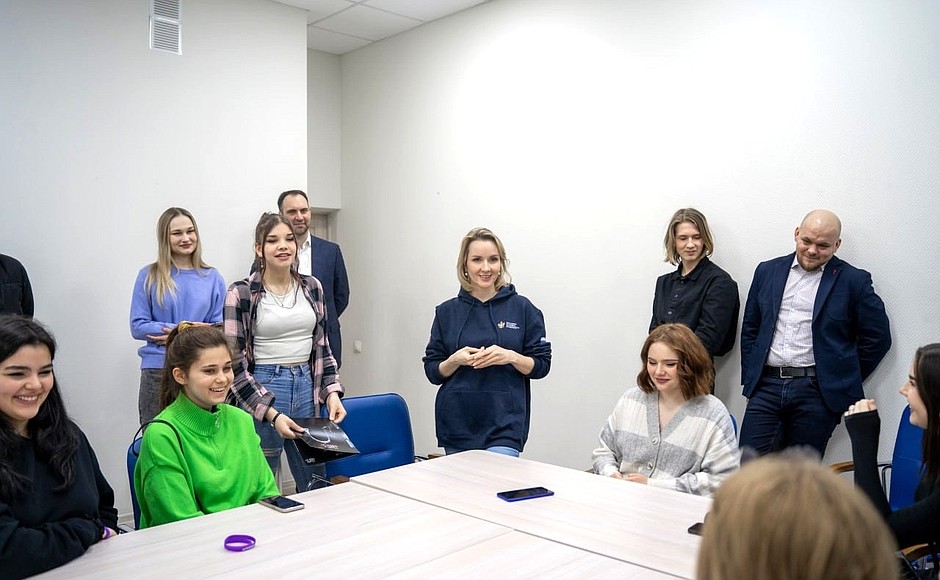 Уполномоченный при Президенте по правам ребёнка Мария Львова-Белова встретилась с подопечными центра «КОНТАКТ».