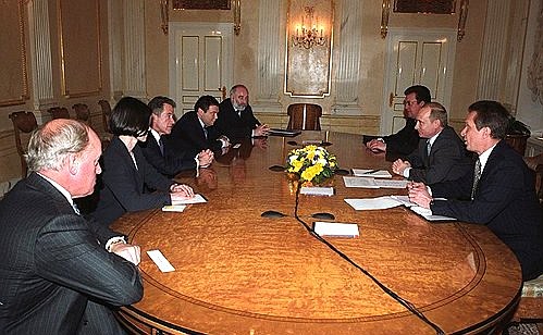 President Putin meeting with the leaders of the BP group of companies.