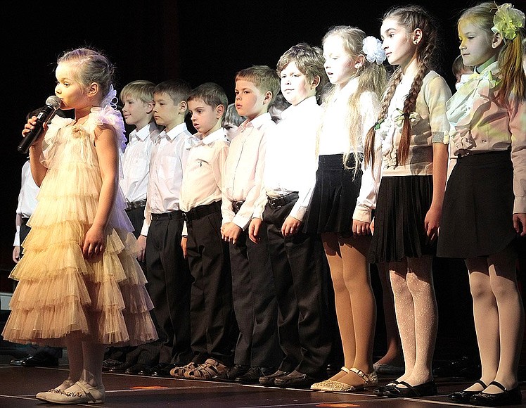 Концерт, посвящённый празднику Пасхи, в одной из московских школ.