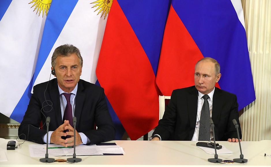 Vladimir Putin and Mauricio Macri made statements for the media.