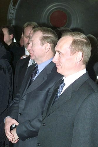 President Putin with President Leonid Kuchma of Ukraine during a visit to Yuzhny Mashinostroitelny Zavod (Southern Machine-Building Plant).