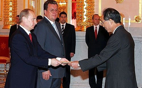 Japan\'s Ambassador to Russia, Yasuo Saito, presenting his letter of credential.