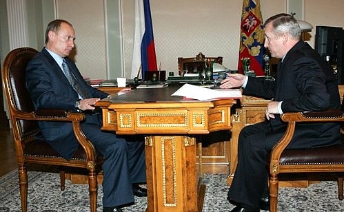 С полномочным представителем Президента в Уральском федеральном округе Петром Латышевым.