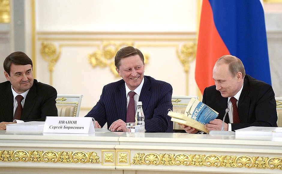 With Presidential Aide Igor Levitin (left) and Chief of Staff of the Presidential Executive Office Sergei Ivanov at the meeting of the Council for the Development of Physical Culture and Sport. After the meeting, Vladimir Putin presented Jean-Claude Killy with a Russian book “Skiing with Killy” published in the USSR in 1972.
