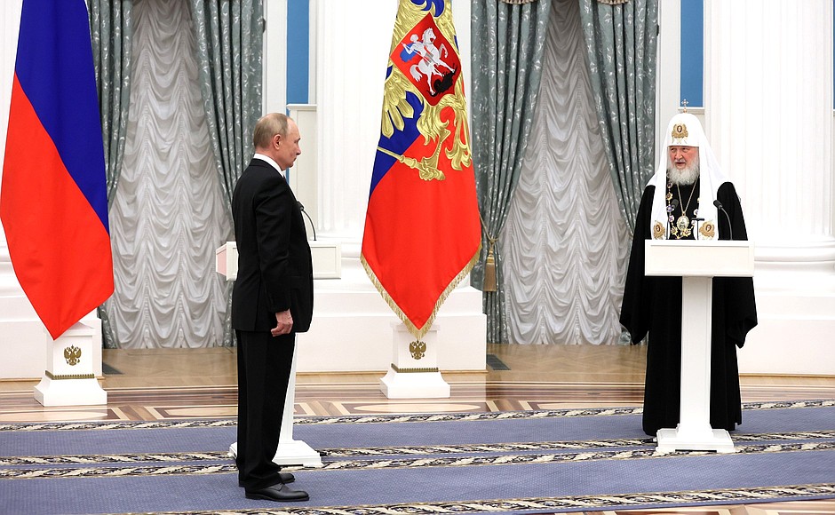 Патриарх Кирилл награждён орденом Святого апостола Андрея Первозванного.