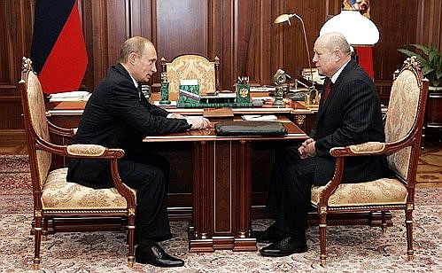 С Председателем Правительства Михаилом Фрадковым.