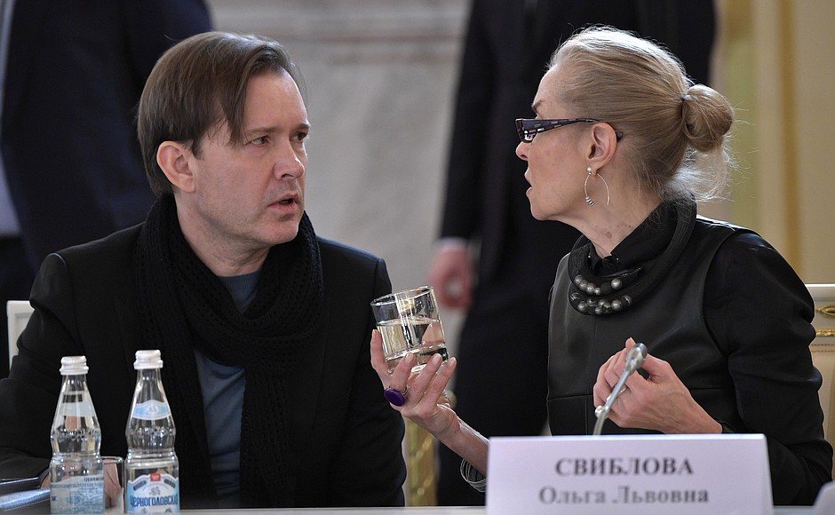 Artistic Director of the Romantika Musical Theater Oleg Pogudin and Director of the Multimedia Art Museum Olga Sviblova before the meeting of the Council for Culture and Art.