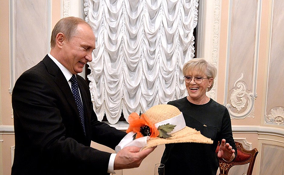 Vladimir Putin congratulated National Artist of the USSR Alisa Freindlikh on her birthday.