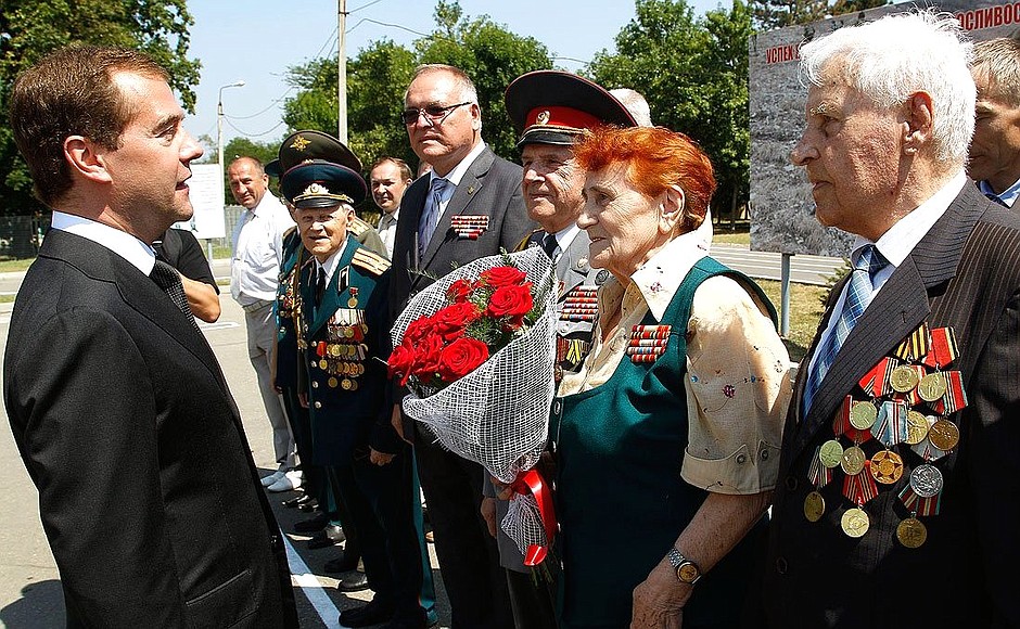 While visiting the Defence Ministry's 10th Special Purpose Brigade, Dmitry Medvedev met with Great Patriotic War veterans.