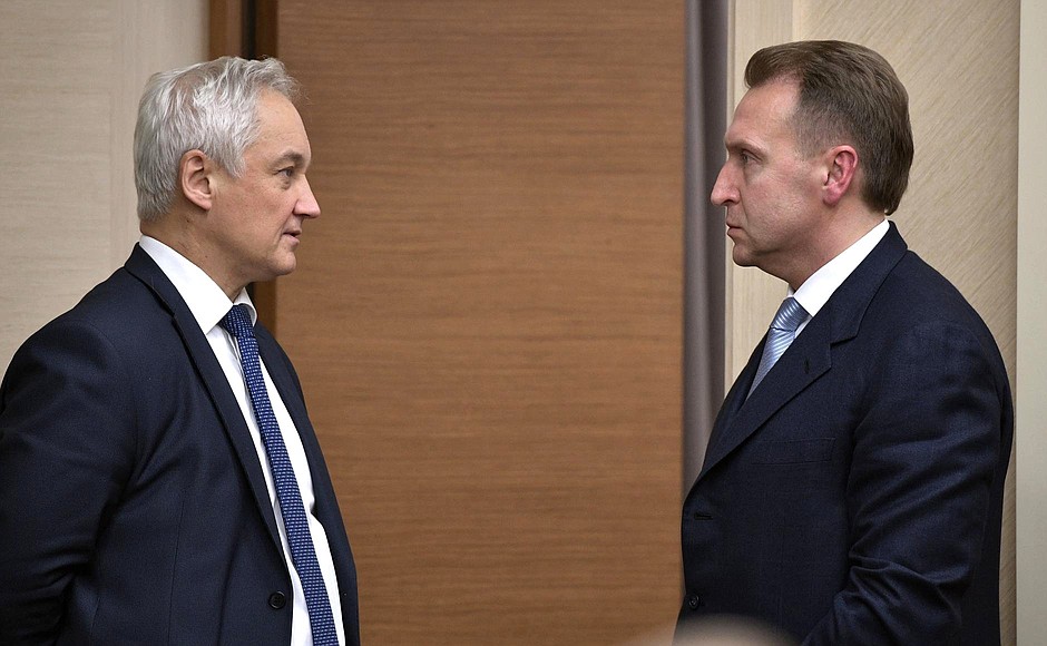 Aide to the President Andrei Belousov and First Deputy Prime Minister Igor Shuvalov before a meeting with Government members.