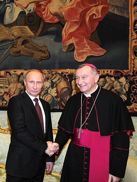 С государственным секретарём Ватикана Пьетро Паролином.
