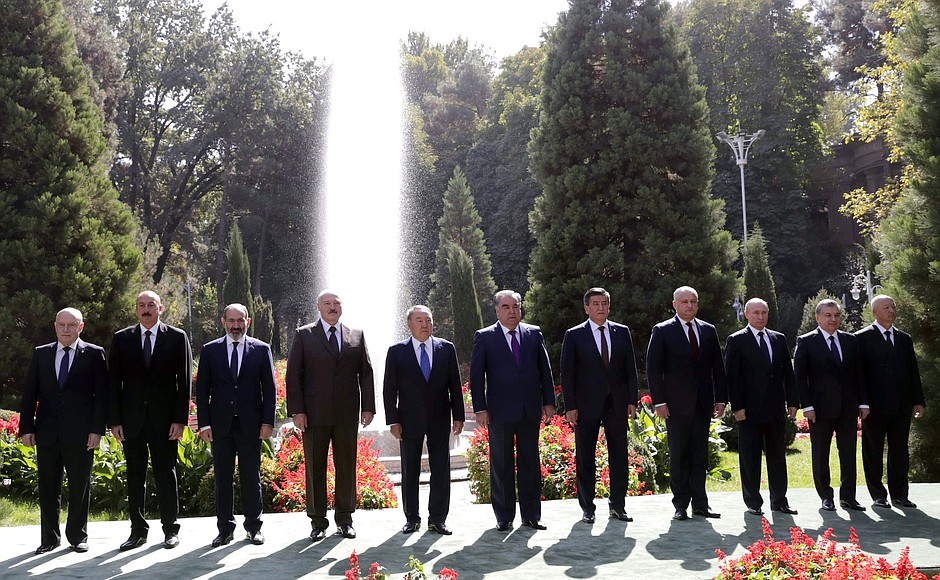 Participants of the meeting of CIS Heads of State Council.