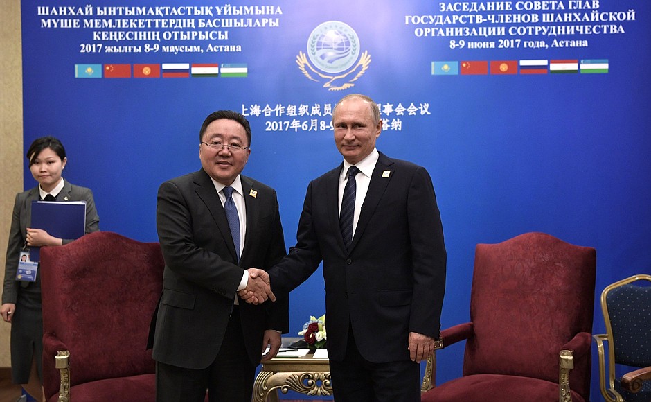 С Президентом Монголии Цахиагийн Элбэгдоржем.