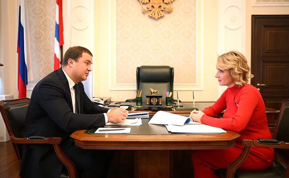 Уполномоченный при Президенте по правам ребёнка посетила с рабочей поездкой Омскую область. С главой региона Виталием Хоценко.