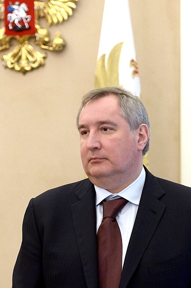 Перед началом заседания Военно-промышленной комиссии. Заместитель Председателя Правительства Дмитрий Рогозин.