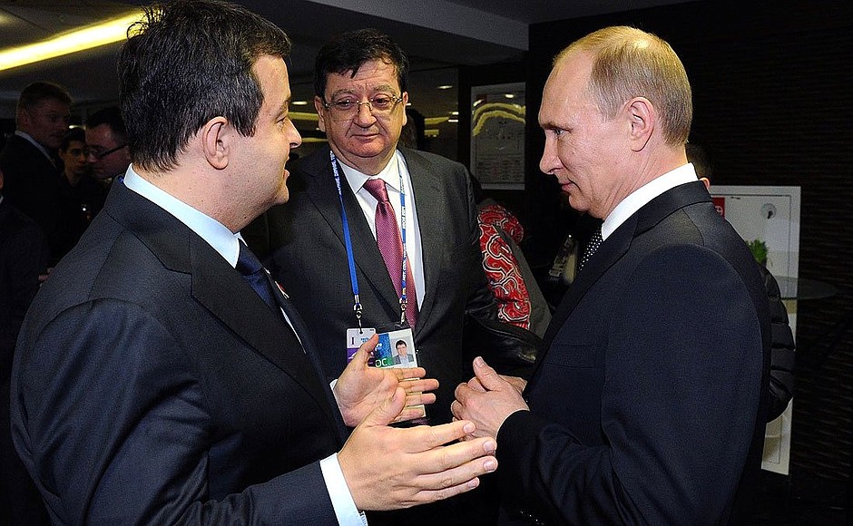 Перед началом церемонии закрытия XXII Олимпийских зимних игр 2014 года. С премьер-министром Сербии Ивицей Дачичем.