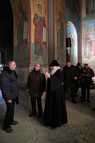 Touring St George's Cathedral with Novgorod Region Governor Sergei Mitin (left), and Father Superior of St George's (Yuriev) Monastery, Metropolitan Leo of Novgorod and Staraya Russa.