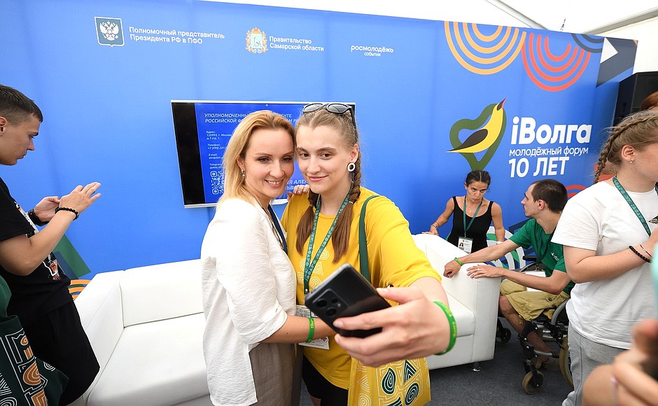 Мария Львова-Белова посетила молодёжный форум в Самарской области.