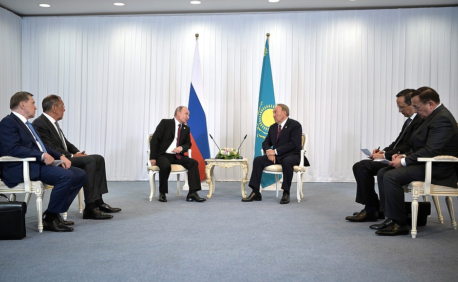 В ходе встречи с Президентом Республики Казахстан Нурсултаном Назарбаевым.