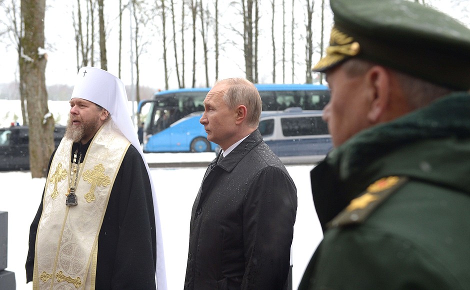 Владимир Путин посетил часовню Святого великомученика Георгия Победоносца.