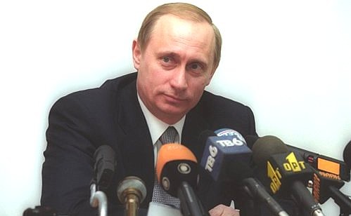 Acting President Vladimir Putin talking to news reporters after an expanded meeting of the board of the Ministry of Atomic Energy.