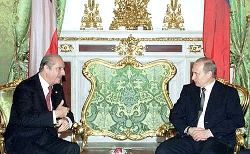 Vladimir Putin with Thomas Klestil, Austria\'s President.