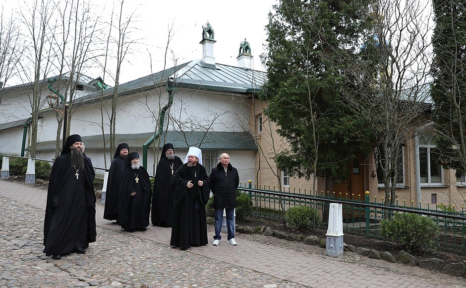 В ходе посещения Свято-Успенского Псково-Печерского монастыря.