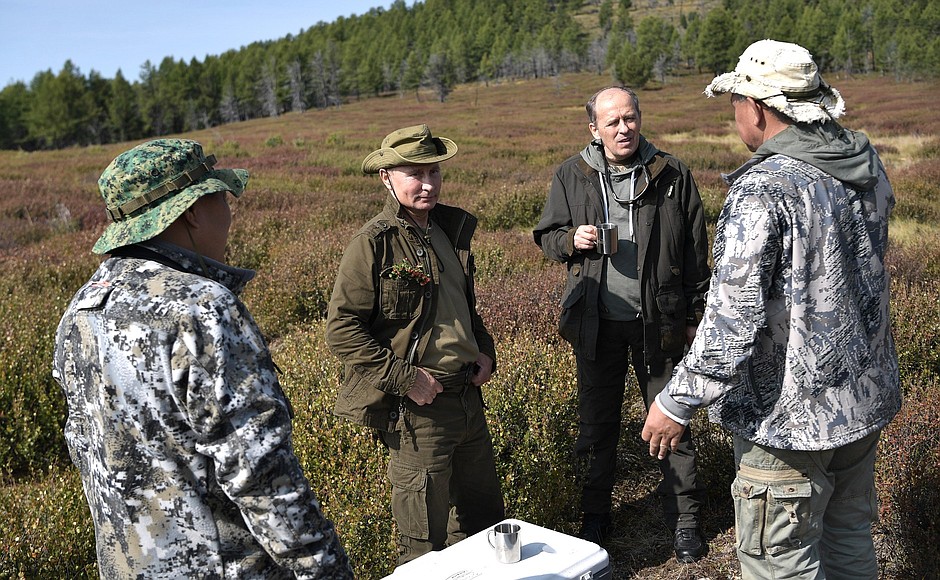 Vladimir Putin spent the weekend in Tyva. Left to right: with Head of the Republic of Tuva Sholban Kara-ool, Federal Security Service Director Alexander Bortnikov and Defence Minister Sergei Shoigu.
