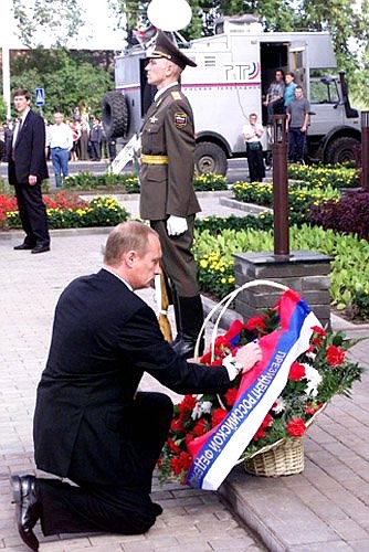 The ceremony of unveiling a memorial stone erected on the site of a future monument to paratroopers of the 6th company, 76th guards airborne division, who perished heroically in Chechnya. The laying of flowers at the memorial stone.