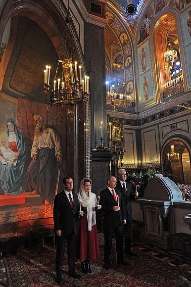 Festive Easter service at the Christ the Saviour Cathedral in Moscow. With Prime Minister Dmitry Medvedev, his wife Svetlana Medvedeva and Mayor of Moscow Sergei Sobyanin.
