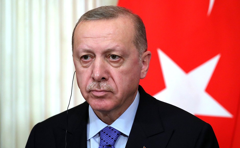 Recep Tayyip Erdogan giving a statement to the press after Russian-Turkish talks.