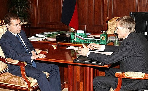 С руководителем фракции «Справедливая Россия» в Государственной Думе Николаем Левичевым.