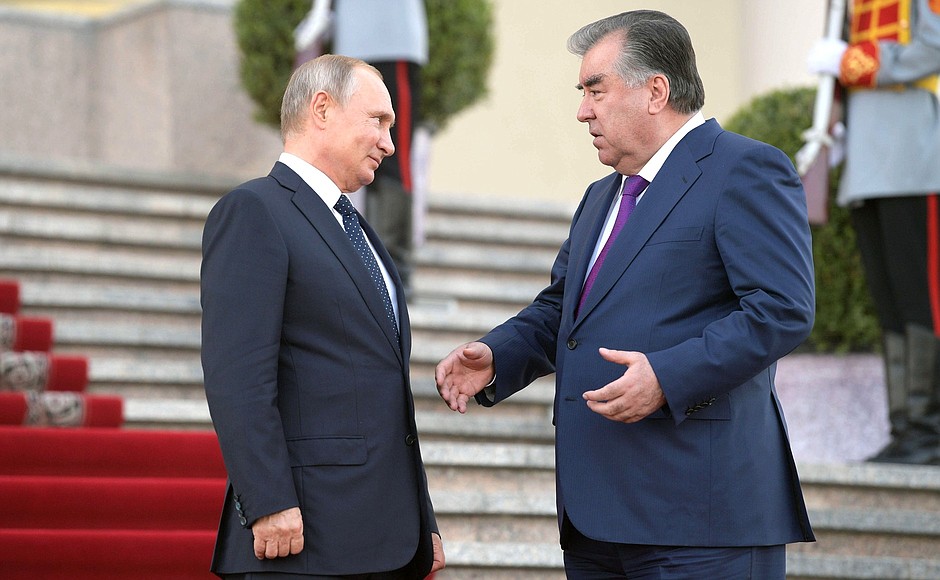 С Президентом Таджикистана Эмомали Рахмоном.